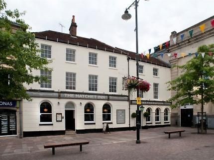 The Hatchet Inn Wetherspoon นิวเบอรี ภายนอก รูปภาพ